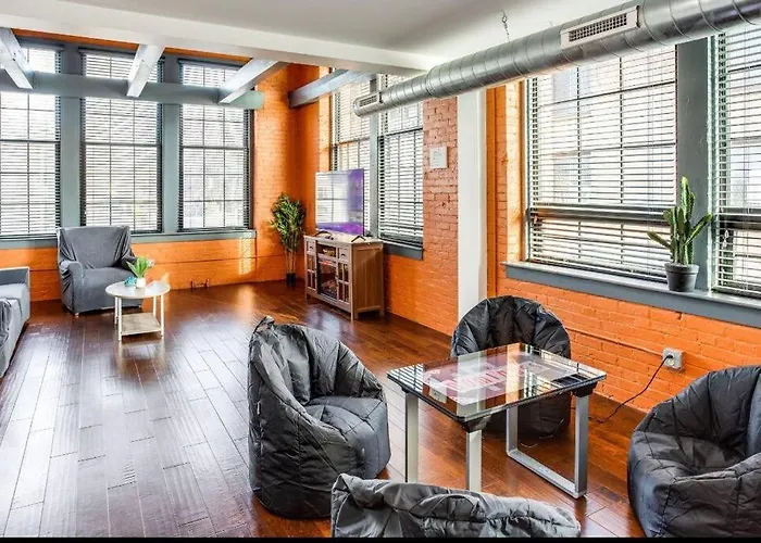Centric Modern Loft W/ King Beds & Smart Gametable