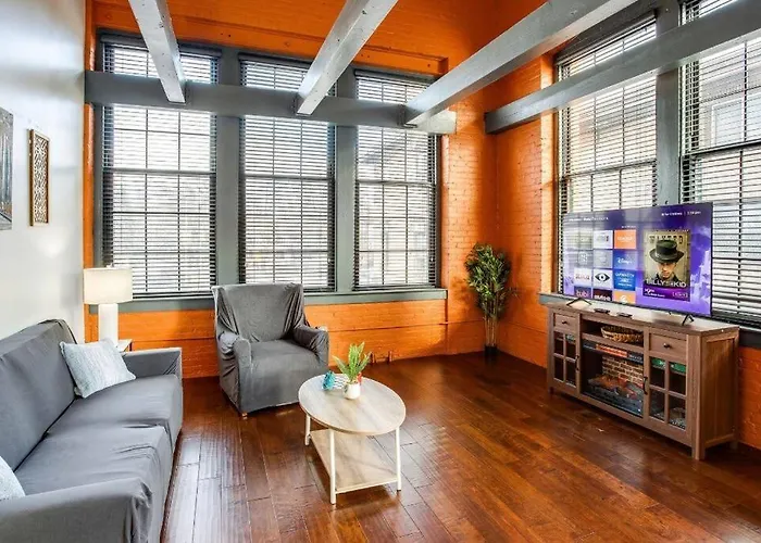 Centric Modern Loft W/ King Beds & Smart Gametable