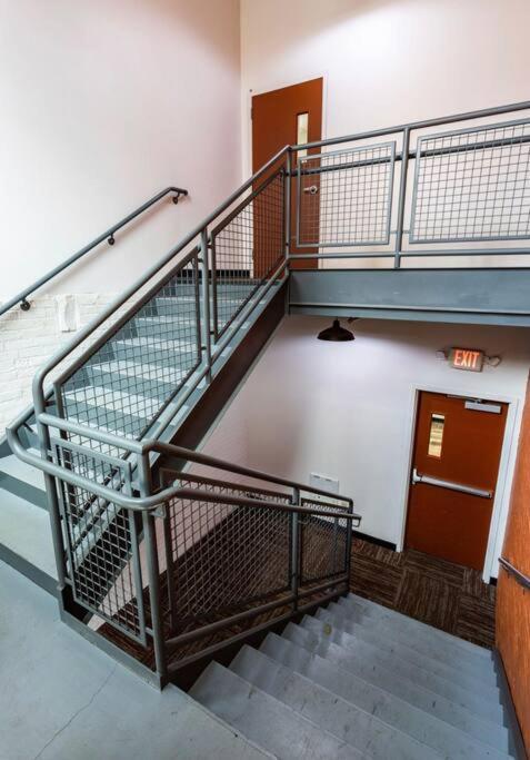 Centric Modern Loft W/ King Beds & Smart Gametable *