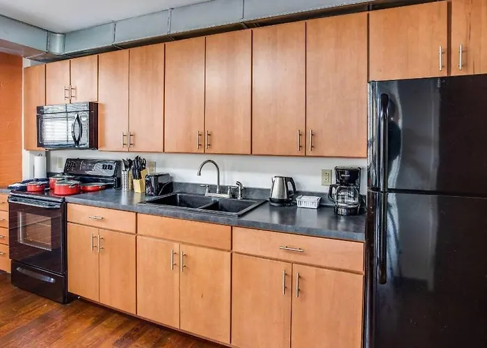 Centric Modern Loft W/ King Beds & Smart Gametable